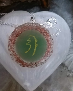 Pingente orgonite com símbolos do Reiki gravados no quartzo - Preço unitário - comprar online