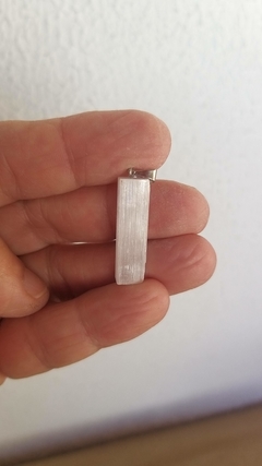 Pingente de selenita natural bruta 2,5cm - comprar online
