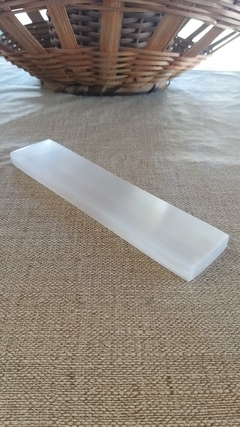 Barra régua de selenita natural polida 20cm - comprar online