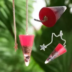 Pêndulo de Orgonite com Granada 6cm - Energia e Transformação