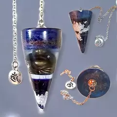 Pêndulo de orgonite com Buda e pingente Om - 2 modelos