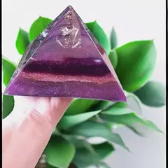 Pirâmide de orgonite (10,0x14,5)cm - Espiritualidade