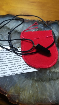 Pingente pontinha obsidiana preta pino dourado e fio encerado - comprar online