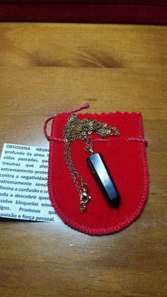 Pingente pontinha obsidiana preta pino dourado e corrente aço 60cm - comprar online