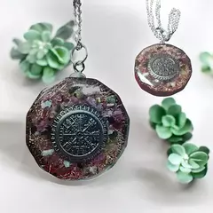 Orgonite pingente Vegvisir e turmalinas mistas 3,5cm - comprar online