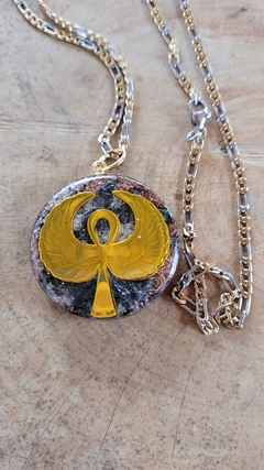 Pingente de Orgonite Ankh com Asas e Turmalina Negra - 3,4cm