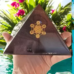 Pirâmide de orgonite (13x13x9)cm - Proteção energética