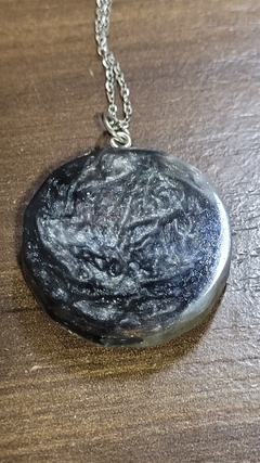 Orgonite pingente Yin/Yang sextavado - corrente de aço 60cm na internet