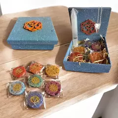 Kit Terapêutico Orgonite Chakras , Bastão Selenita e Pêndulo de Cristal na internet