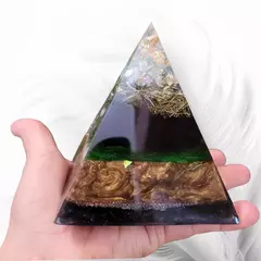 Pirâmide de Orgonite 10,5cm - Proteção Energética - comprar online