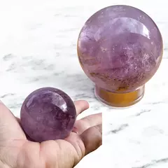 Esfera de Ametista 5cm com Suporte de Acrílico - Equilíbrio e Proteção - comprar online
