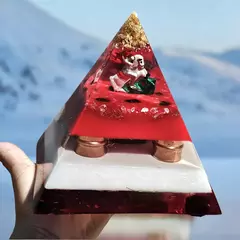 Pirâmide de Orgonite São Jorge 15cm - Energia, Proteção e Equilíbrio na internet