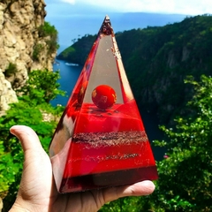Pirâmide de orgonite (17x10,5)cm - Proteção e Prosperidade - Orgonites e loja de artigos esotéricos