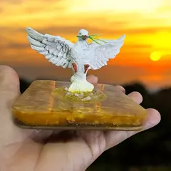 Pombinha da Paz com Base de Orgonite Quadrada - comprar online