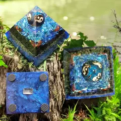 Pirâmide de Orgonite (9x10)cm - Intuição e conexão espiritual - comprar online