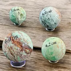 Esfera de Crisoprásio Natural - 3 opções de tamanho - Harmonia e Renovação - comprar online