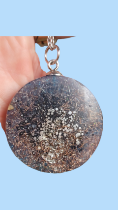Pingente de Orgonite com Cupido e Corrente Aço 55cm - Serenidade e Equilíbrio na internet