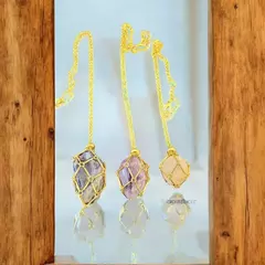 Pingente gaiola de metal ajustável para inserção de cristais com corrente dourada - 3 tamanhos - comprar online