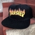 Gorra plana Trasher
