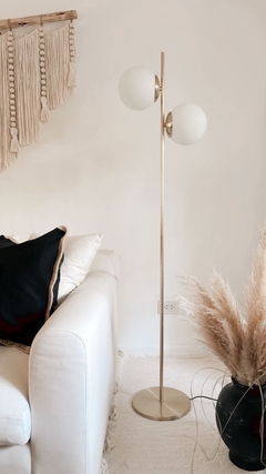 LAMPARA DE PIE 2L- LUPE DORADA - tienda online