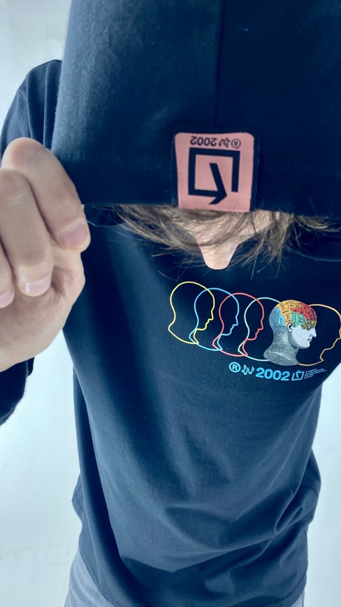 REMERA MANGA LARGA CAPUCHA BRAIN ON - comprar online