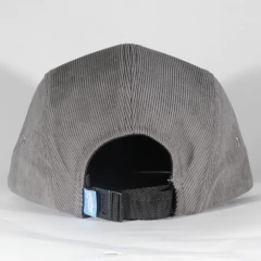 Feel Footwear Gorra Script 5 Panel - Black Raven Skateshop