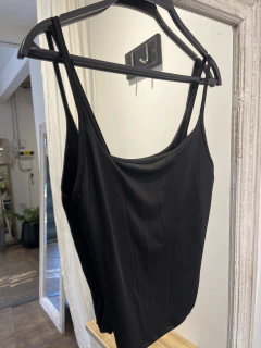 Musculosa Sidney en internet