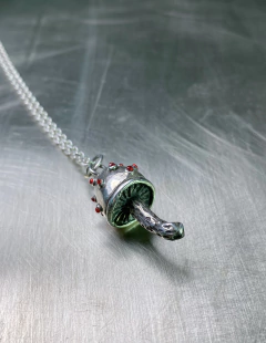 COLLAR HONGO en internet