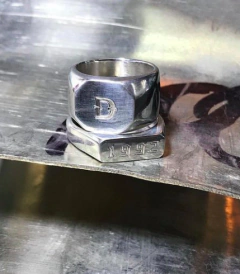 Anillo Sello L en internet