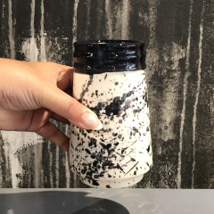 FLORERO CONICO BAJO DISEÑO en internet