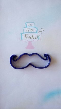 Cortante silueta bigote 1