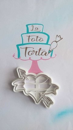 Cortante con sello corazón flechado