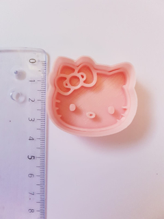 Cortante con sello mini Kitty (4 cm)