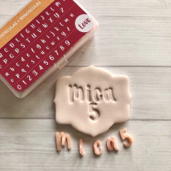 Sellos Letras con agarre y cajita Abc matyuscula, minuscula y numeros AC (2cm con caja)