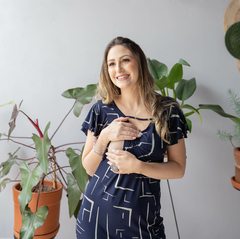 Vestido de amamentação estampado tal mãe com recorte na barra na internet