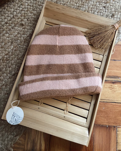 Gorro Rayitas Nude - comprar online