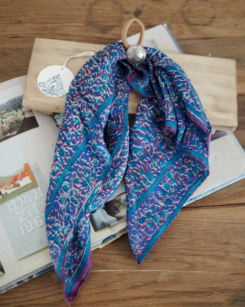 Gomita Scarf