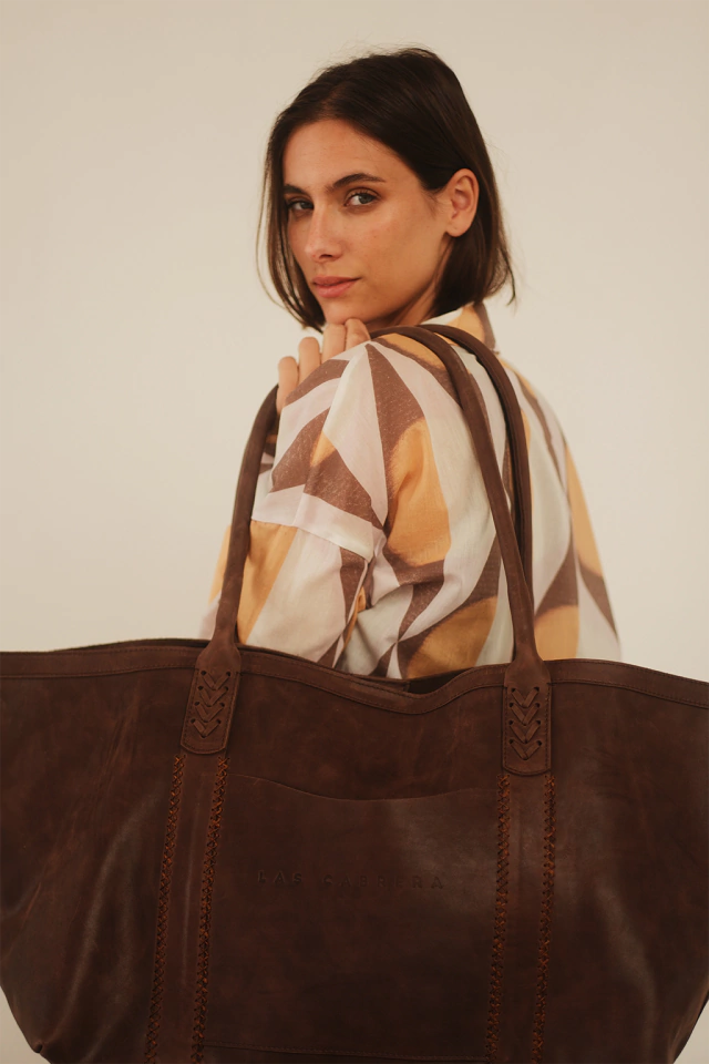 Cartera Acapulco de cuero choco de Las Cabrera — imagen 4