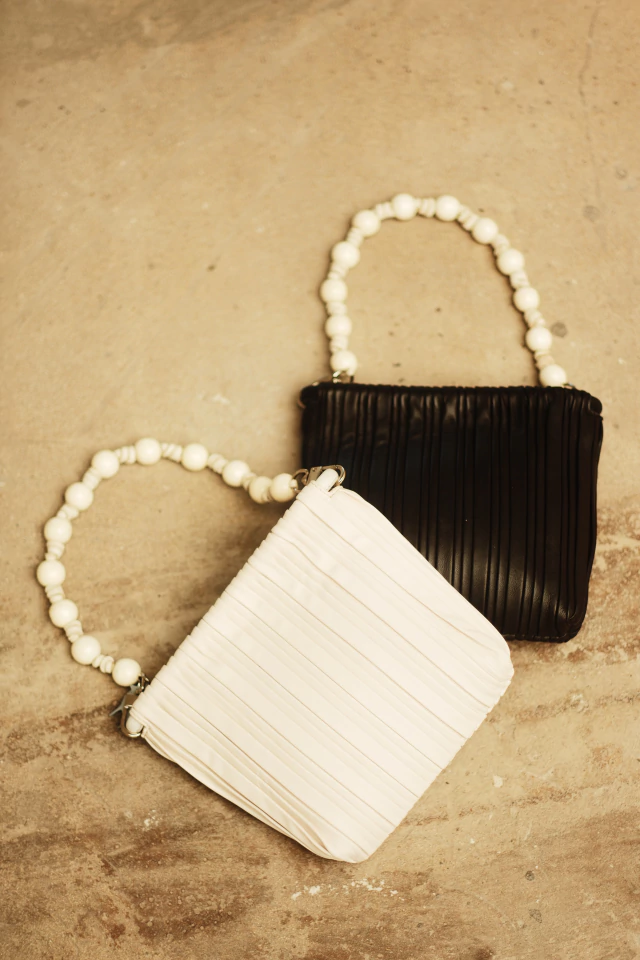 Cartera Vita cuero tiza Las Cabrera — imagen 2