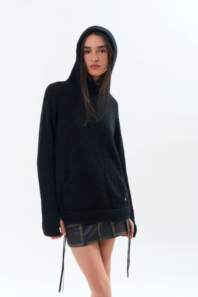 Hoodie Pampa de lana mohair negro de Las Cabrera