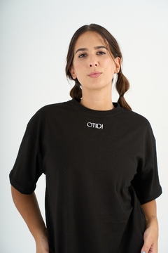 REMERA OTI OVER Negra - comprar online
