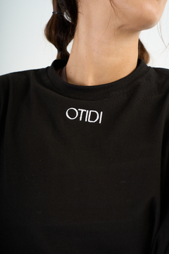 REMERA OTI OVER Negra - tienda online