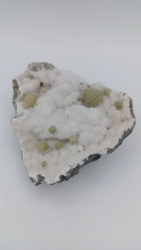 Girolita y microcristales de Cuarzo