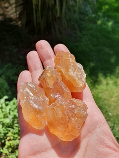 Calcita Dorada en bruto - Piedras en Córdoba