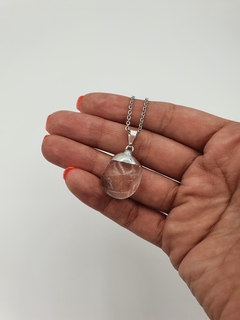Dije de Cuarzo Cristal de Roca - Pulido - Mediano - Baño de Plata