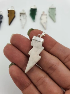 Dije con Forma de Rayito y baño de plata - comprar online