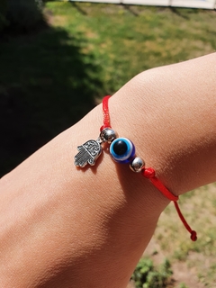 Pulsera de Hilo Rojo y Ojito Turco y dijes