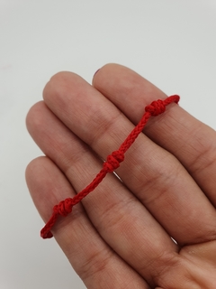 Pulsera de Hilo Rojo 7 Nudos - comprar online