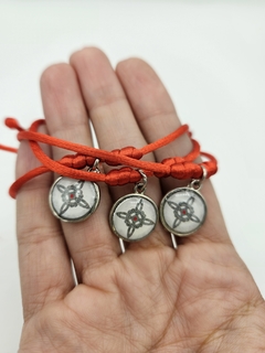 Pulsera Hilo Rojo y dije Nudo de Bruja - tienda online