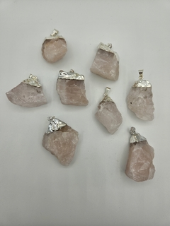 Dije de Cuarzo Rosa - En Bruto - Grande - Baño de Plata - comprar online